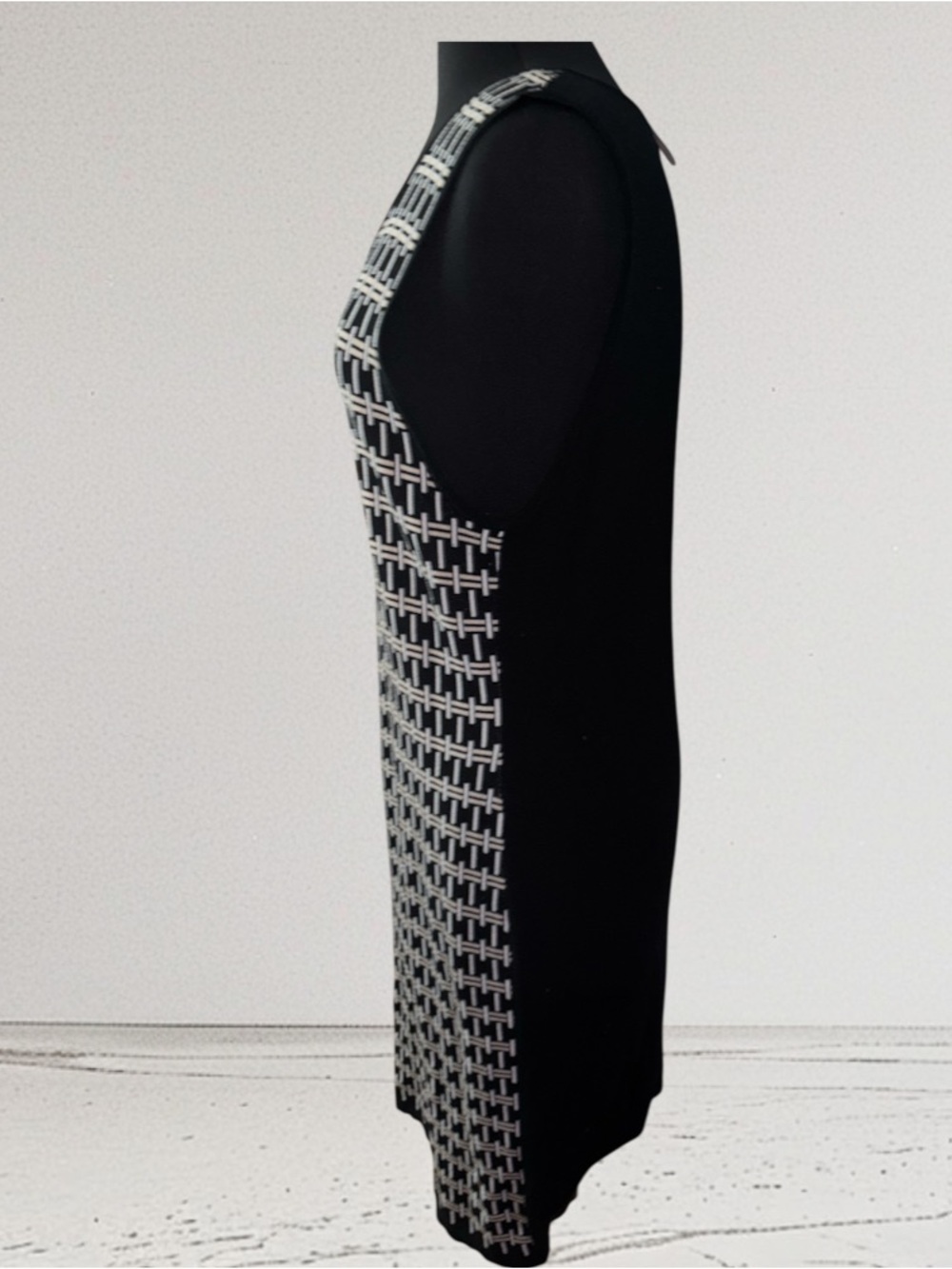 Vince Camuto Geometric Knit Shift Dress, P2P:18.5-20”, L:41.5” - Picture 6 of 9
